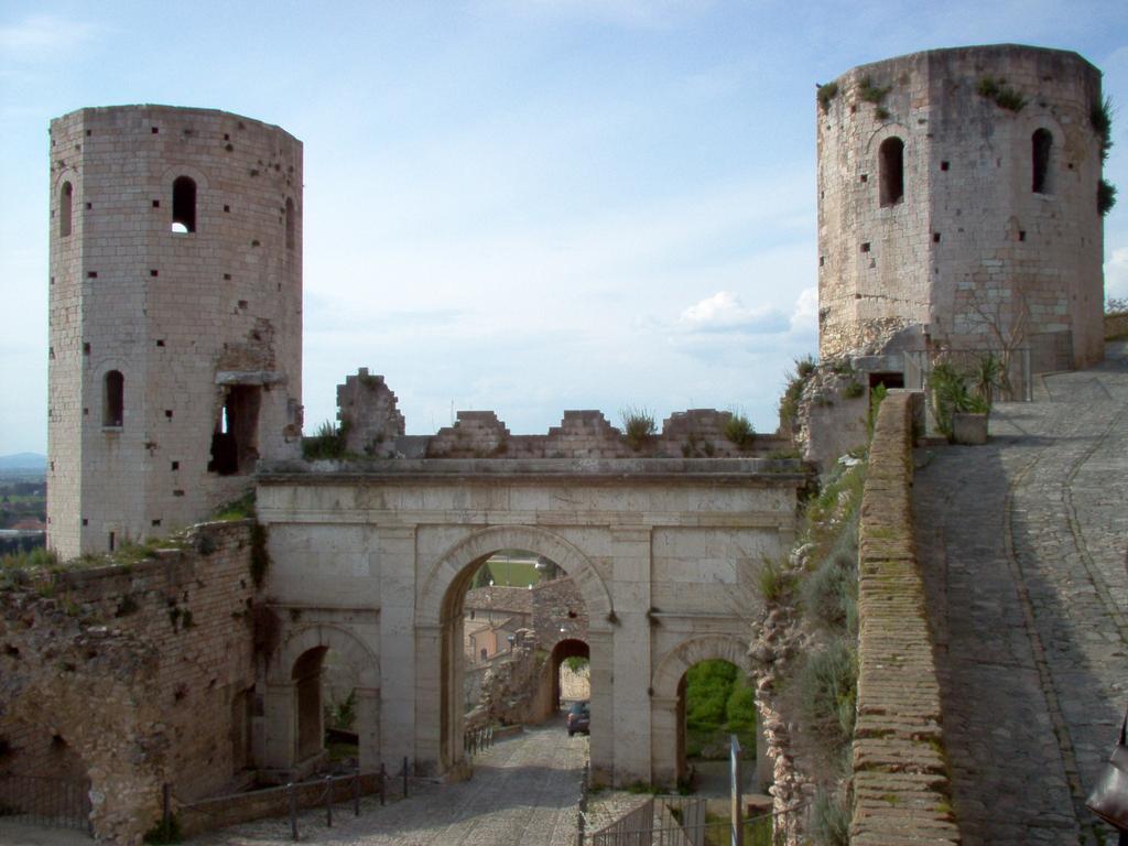 Gasthaus Casa Castellina Foligno Exterior foto