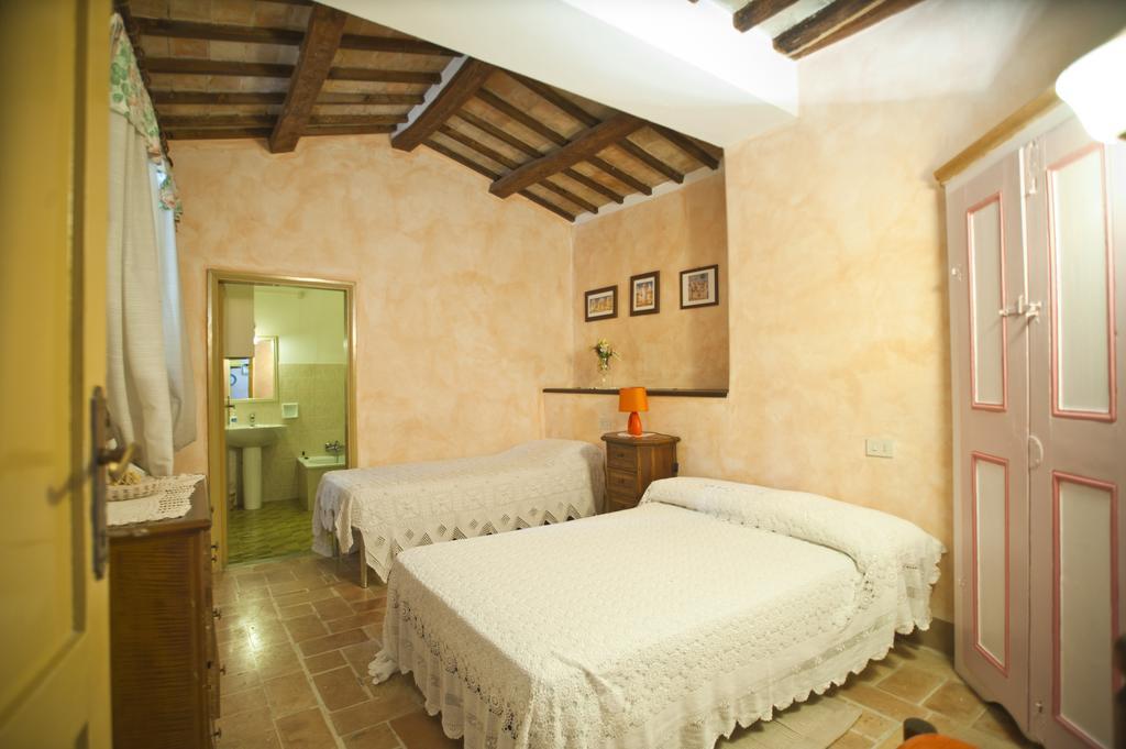 Gasthaus Casa Castellina Foligno Zimmer foto